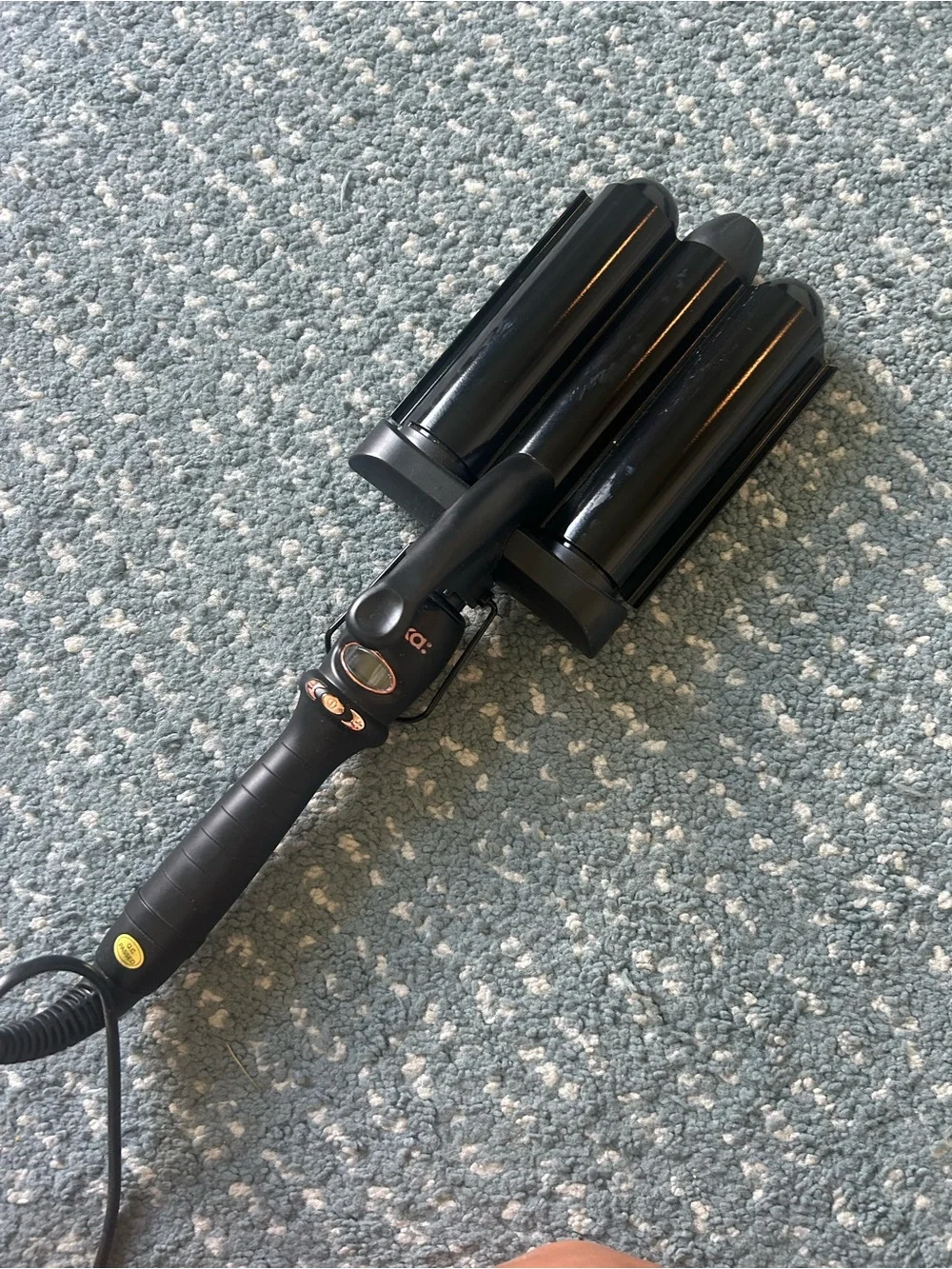 amika Triple Barrel Waver - Black